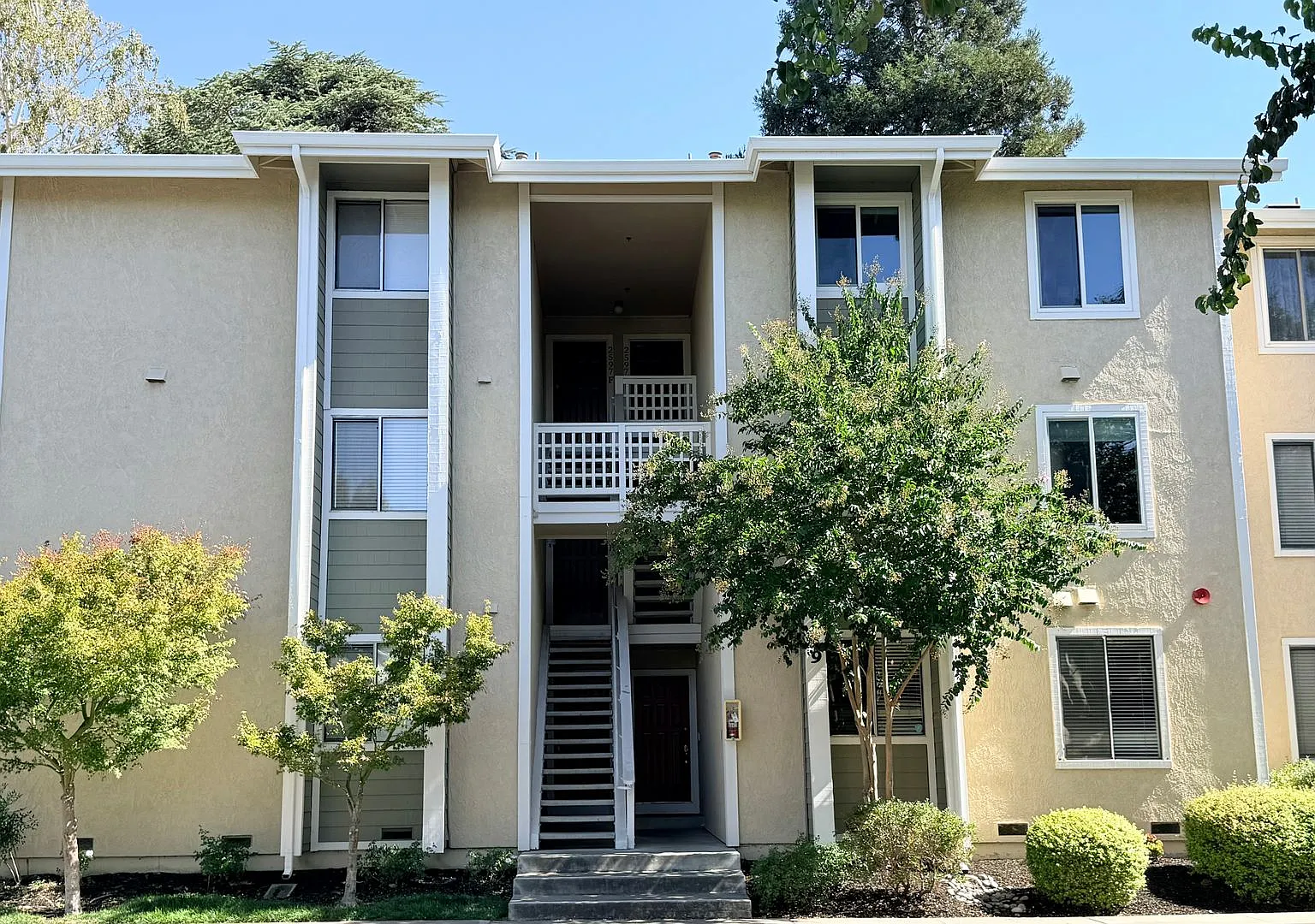 Updated and Move-In Ready, 2BD/1BA, 2nd-Story Condo Unit at Carriage Place, Walnut Creek- Availab... — Photo 1