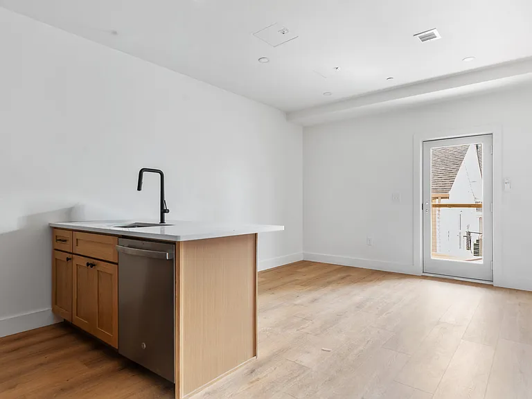 113 Ives Street — Photo 102