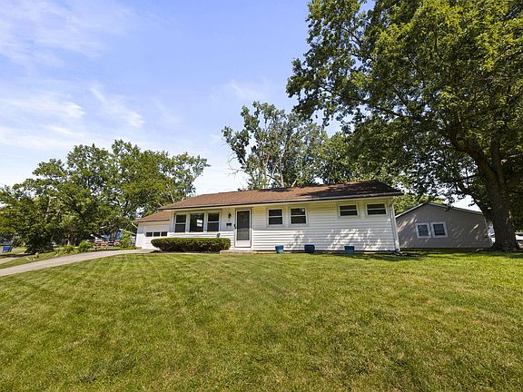 2nd image of 35 Richards Dr