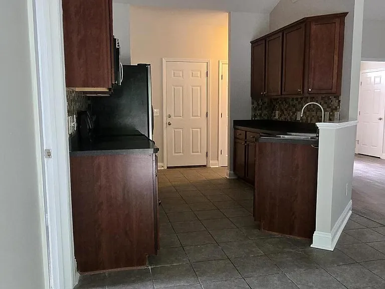 Elizabeth Edwards Ct — Photo 7