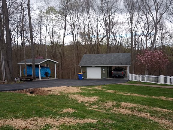 3rd image of 801 Cherokee Rd