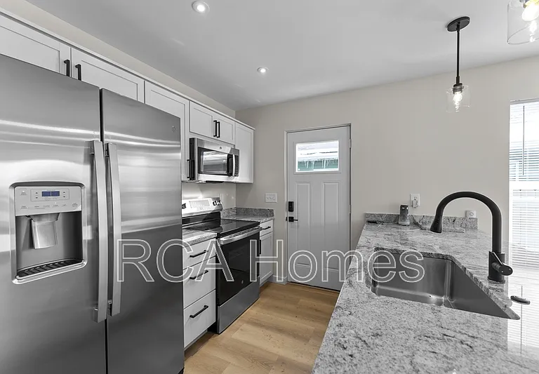 2827 Adams St — Photo 8