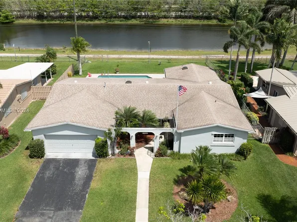 8351 NW 24th Ct, Pembroke Pines, FL 33024