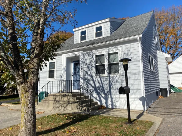 381 Maple Ave #1, Barrington, RI 02806