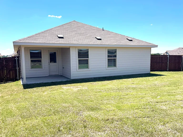 5552 Rollins Dr — Photo 20