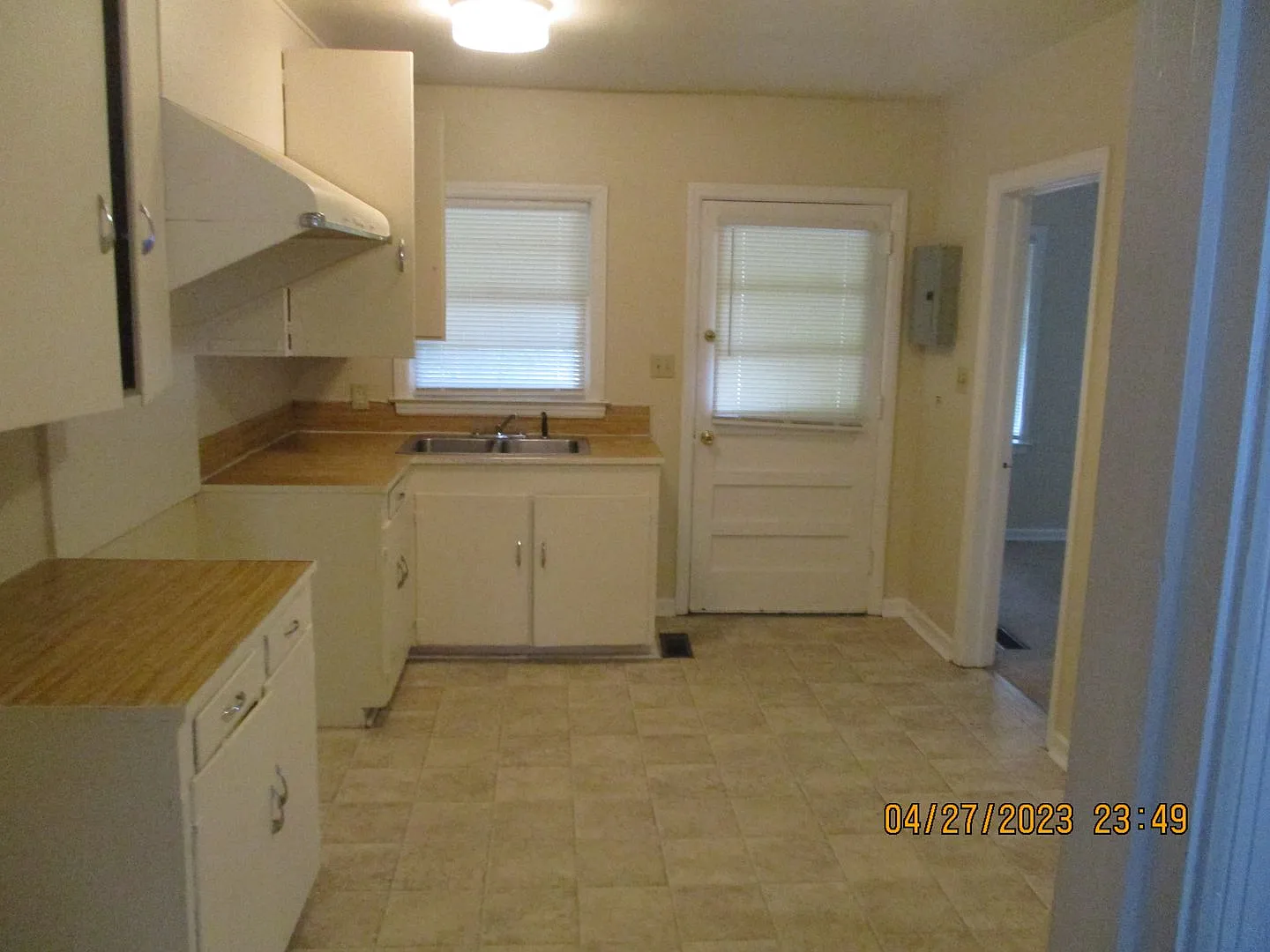 S. Valencia, 603 A — Photo 4