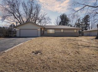 2833 Cascade Dr, Rockford, IL 61109