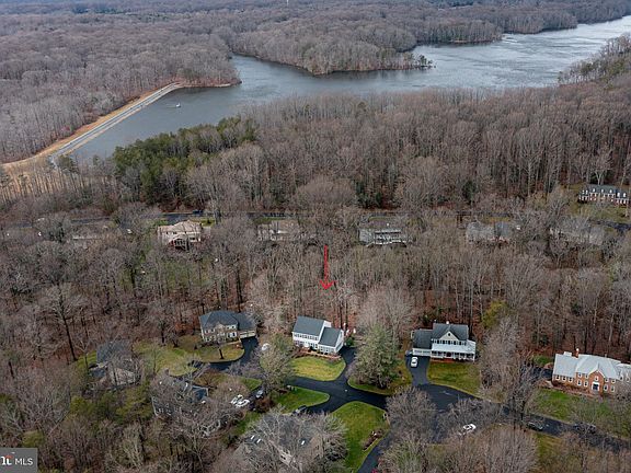 3rd image of 7318 S View Ct