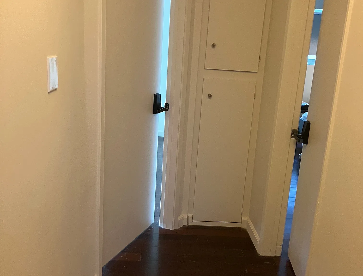 1 bed, 700 sqft, $2,500 — Photo 3