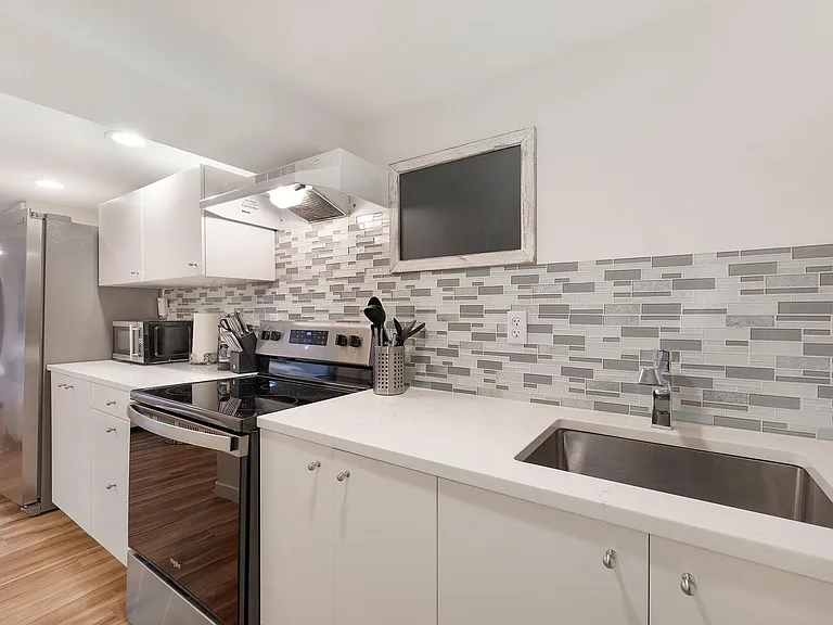 222 15th Ave #B — Photo 6