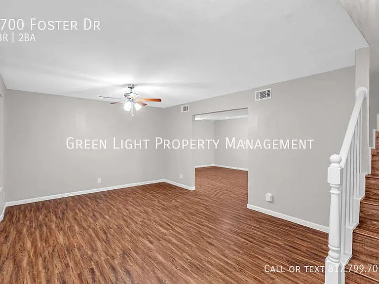 1700 Foster Dr — Photo 5