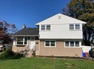 579 Paoli Ave, Philadelphia, PA