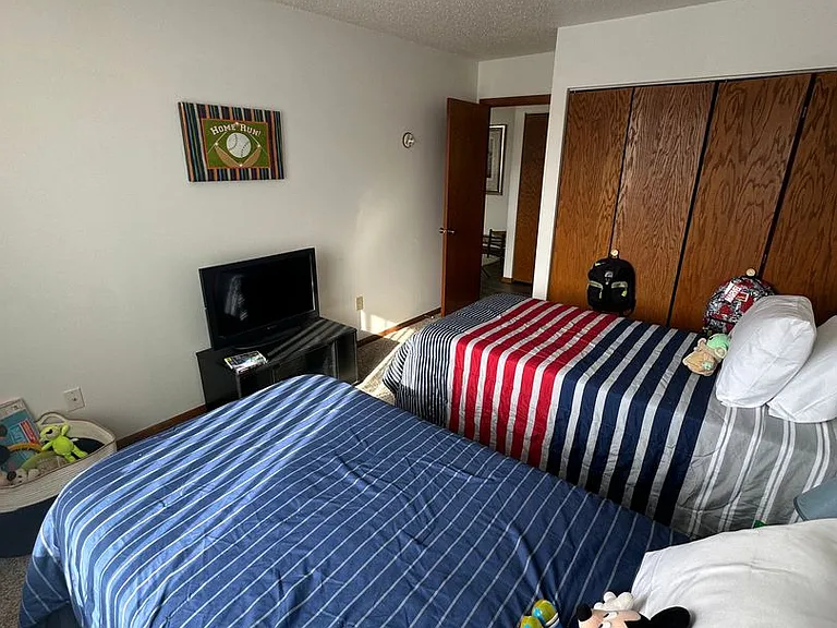 611 Eglon Ave SE — Photo 17