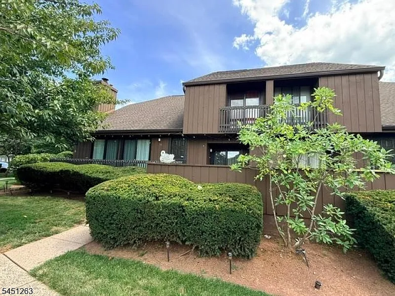 2 bed, 2.5 bath, 1648 sqft, $2,900 — Photo 3