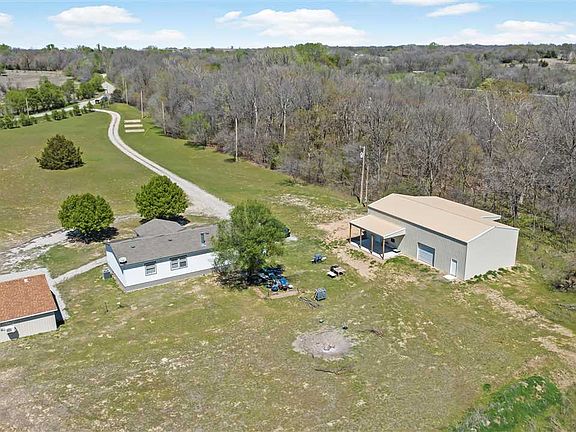 3rd image of 390 Osage Cove Rd