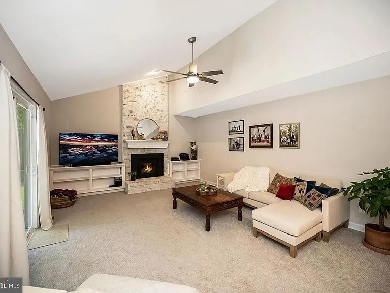 2 English Hills Dr — Photo 18