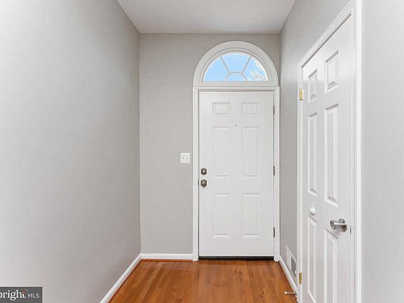 3rd image of 5652 Thorndyke Ct