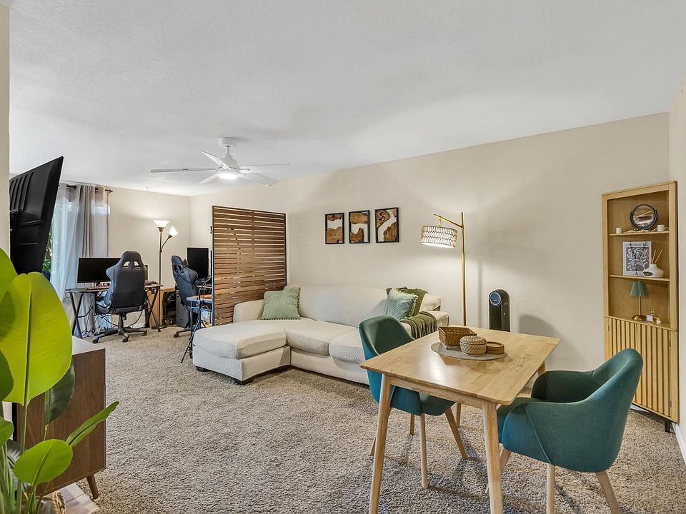 1st image of 903 Fulton Ave APT 406