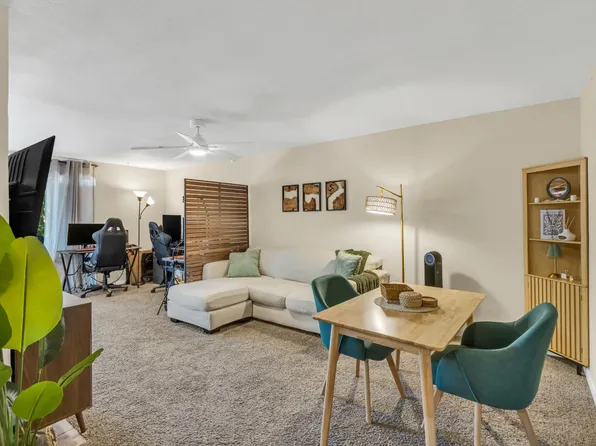 903 Fulton Ave APT 406, Sacramento, CA 95825