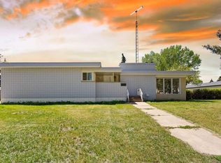 419 N 5th St, Beiseker, AB T0M0G0