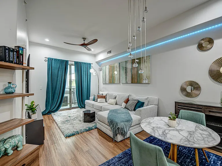 945 E Playa Del Norte Dr #2025 — Photo 1