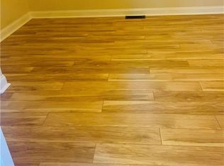 40 Maple Ave, Stamford, CT 06902