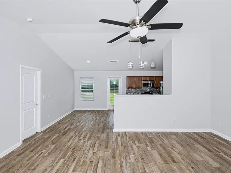 1715 Cheryl Ln — Photo 11