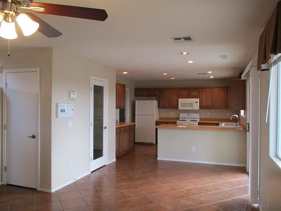 5th image of 1310 S Navajo Ln