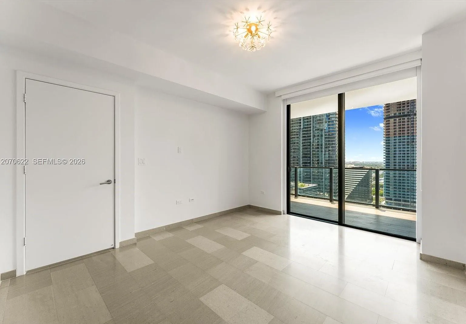 Reach Condo — Photo 4
