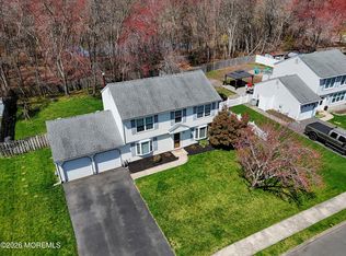 128 Oak Glen Road, Toms River, NJ