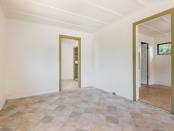4th image of 830 San Pascual St
