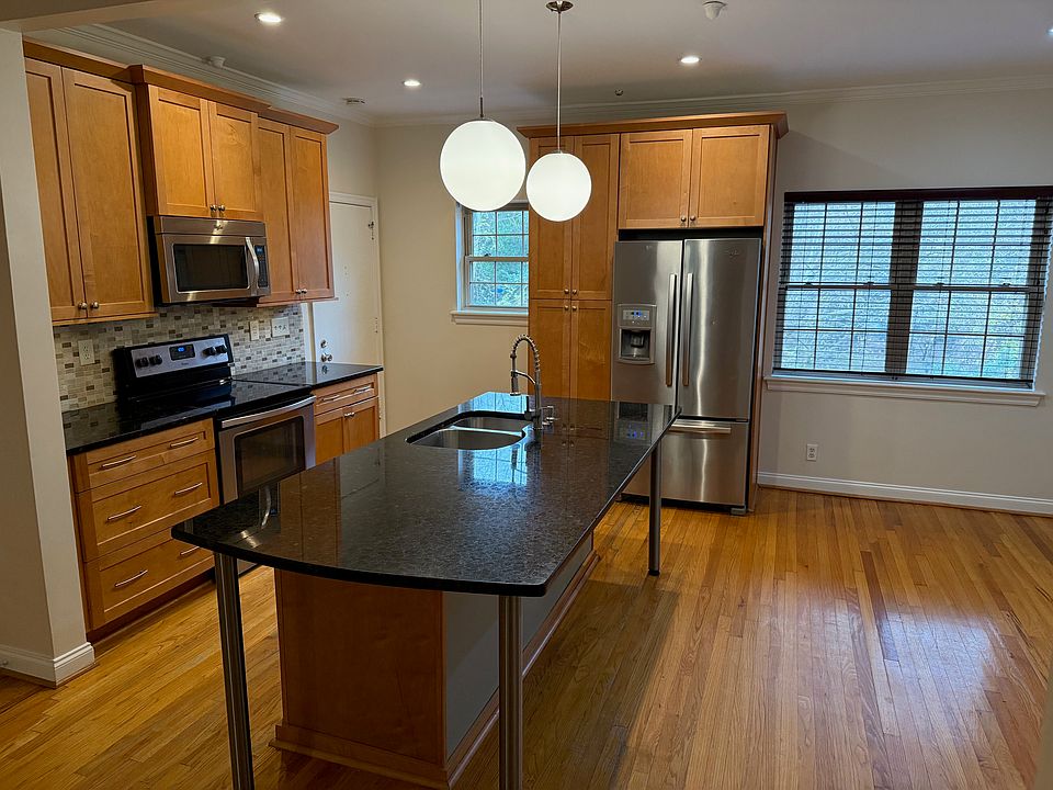 1st image of 430 Lindbergh Dr NE APT B4