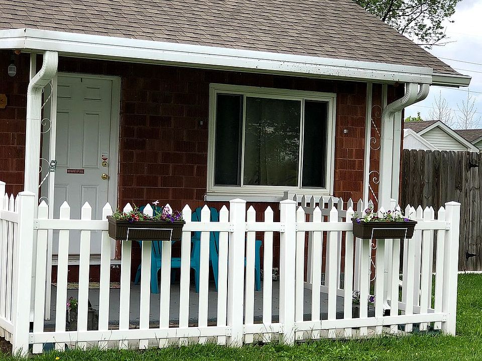 1st image of 3167 Clover Dr