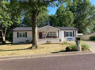 1405 Linwood St, Monett, MO 65708