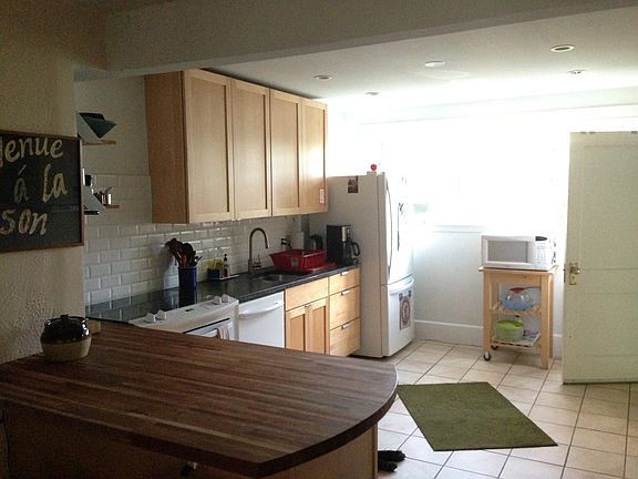 Kitchen (facing back yard)