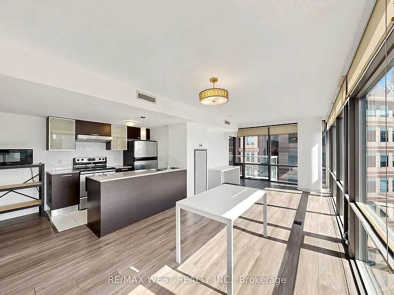 38 Grenville St #1203 — Photo 6
