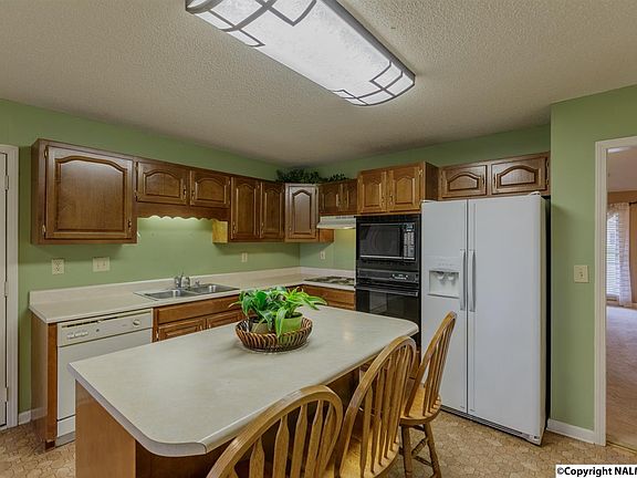 5th image of 1097 Leeward Dr SE