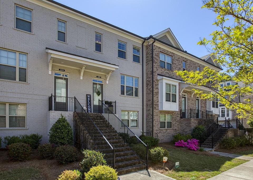 1st image of 228 Bedford Aly