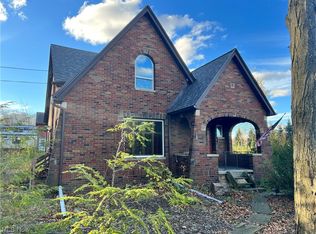 1148 Ridge Rd, Hinckley, OH 44233