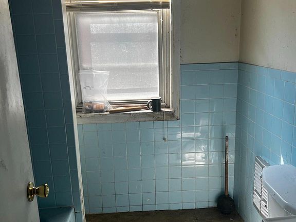 3rd image of 3004 W Berks St