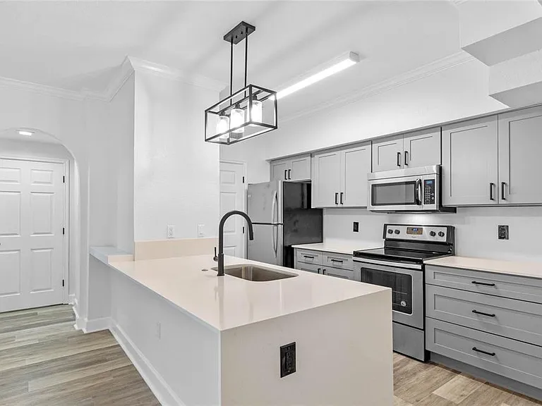 911 N Orange Ave #309 — Photo 3