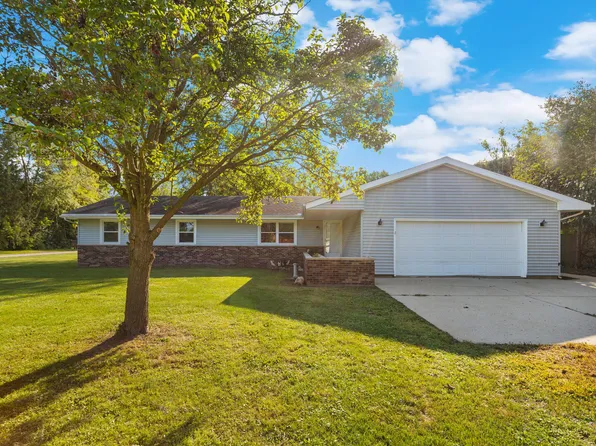 301 Sands Dr, Homer, IL 61849