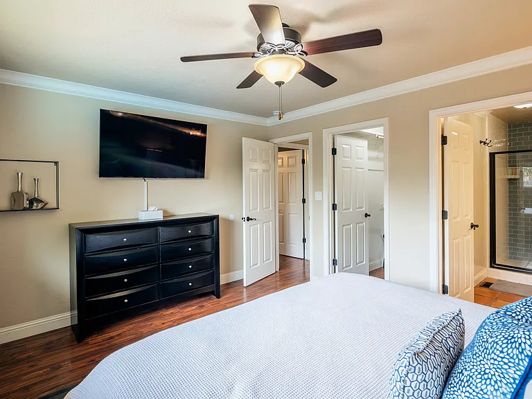 6519 N Mariposa St — Photo 51
