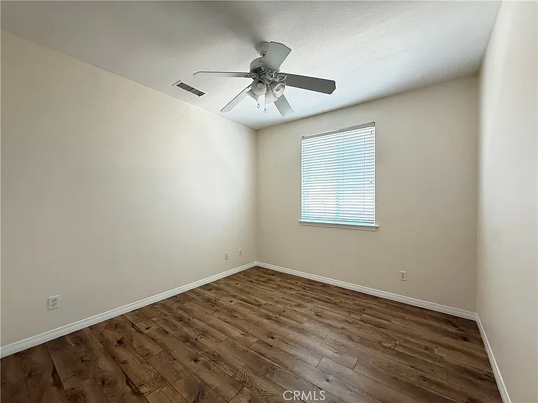 27949 Breakwater Ct — Photo 15