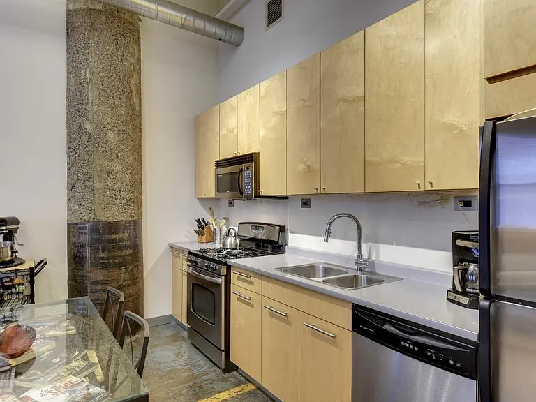 700 Washington Ave N #208 — Photo 9