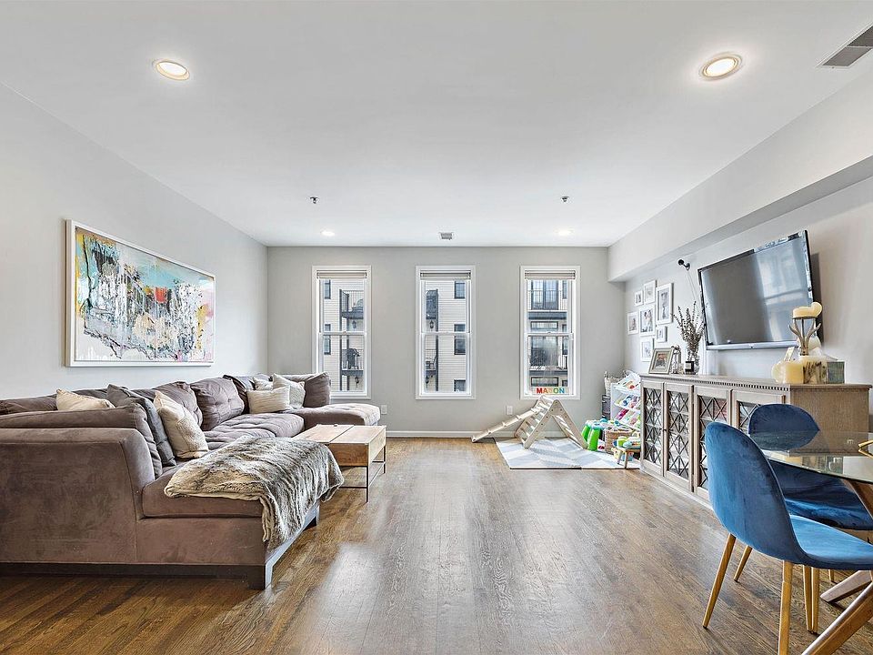 1st image of 901 Madison St APT 5C