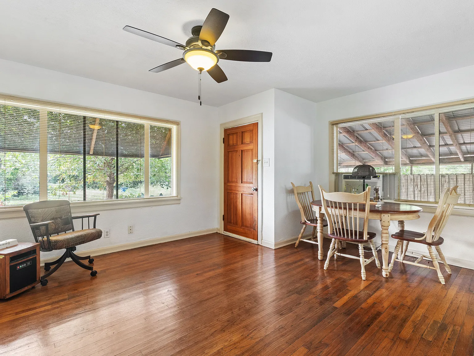 1 bed, 1228 sqft, $950 — Photo 3