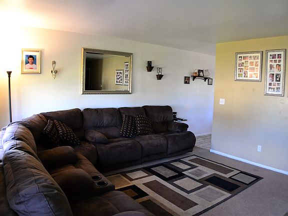 2nd image of 3311 N Kingsley Dr