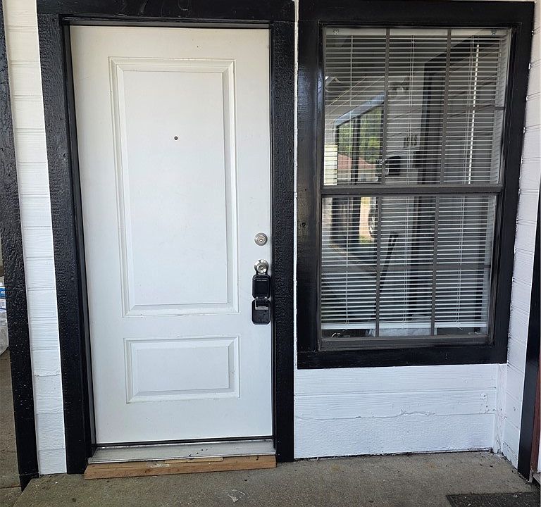 1st image of 2719 Terrace Dr