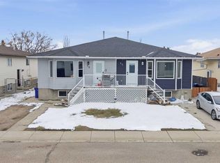 13 N Green Meadow Cres, Strathmore, AB T1P 1H4
